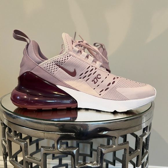 EUC! Custom Made Nike Air Max 270 in these gorgeous hues of purple are a size 7. - Picture 3 of 12